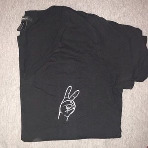 FOREVER 21 VNECK TSHIRT